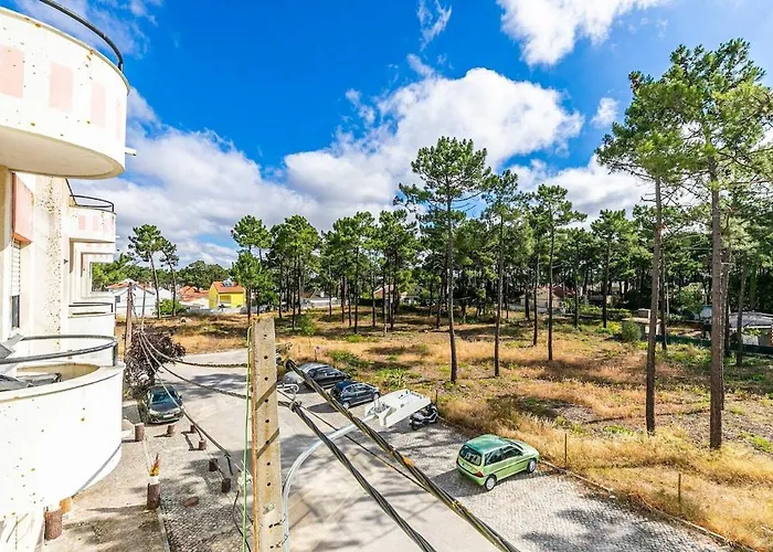 Beach, Surf And Golf Apartment Near Lisbon
