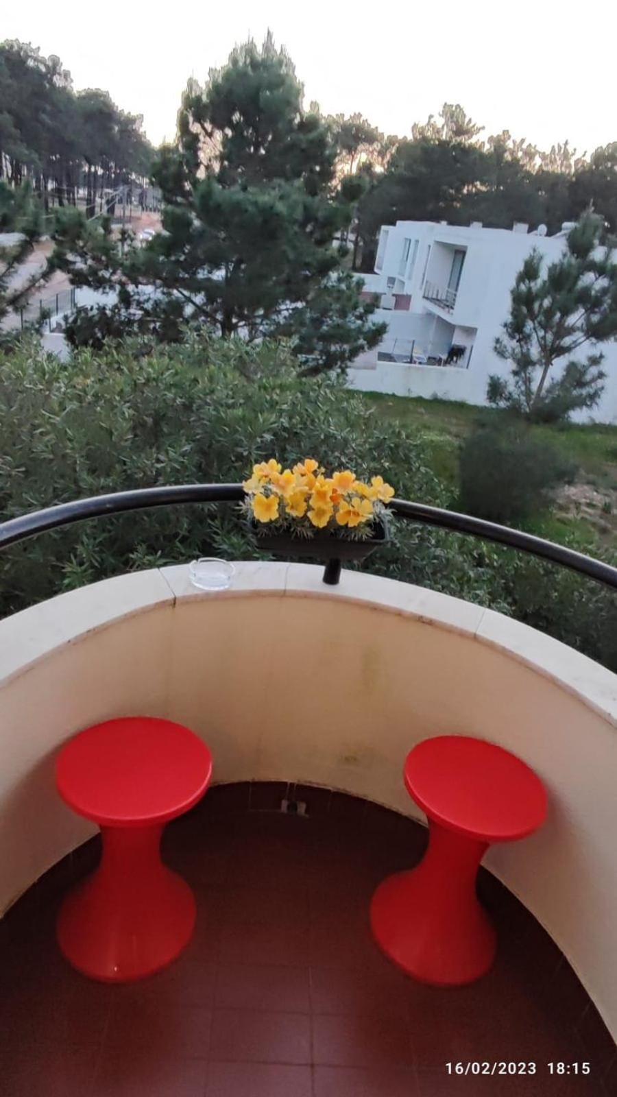 Beach, Surf And Golf Near Lisbon Apartment