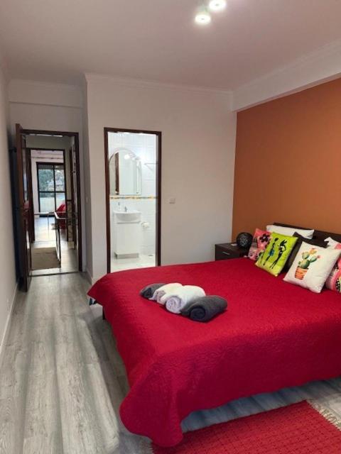 Beach, Surf And Golf Near Lisbon Apartment *